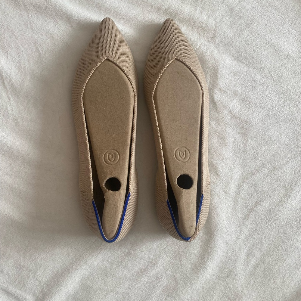 Rothys point flat